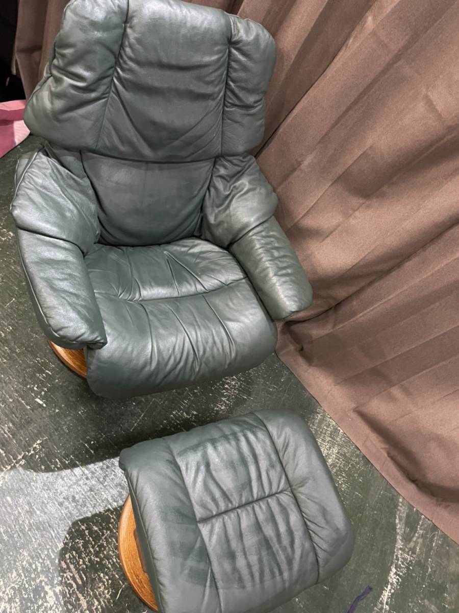 埼玉県北足立郡内のお客様より Ekornes　エコーネス　Reno　レノ　 リクライニングチェア　本革　ストレスレスチェア＆オットマン　ビンテージ　vintageをお買取させて頂きました！