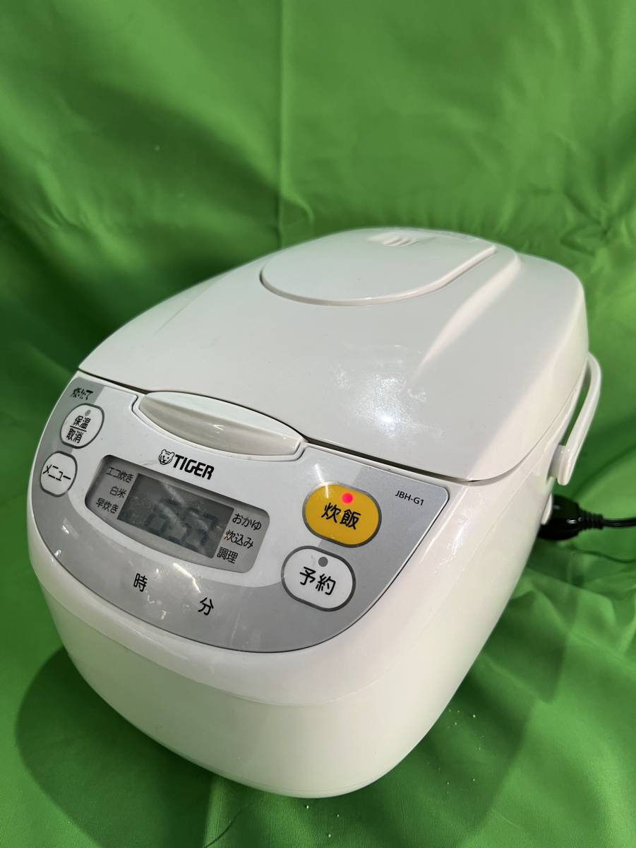 静岡県伊東市のお客様より タイガー魔法瓶(TIGER) 炊飯器 5.5合 マイコン 　炊きたて ホワイト JBH-G101Wをお買取させて頂きました！