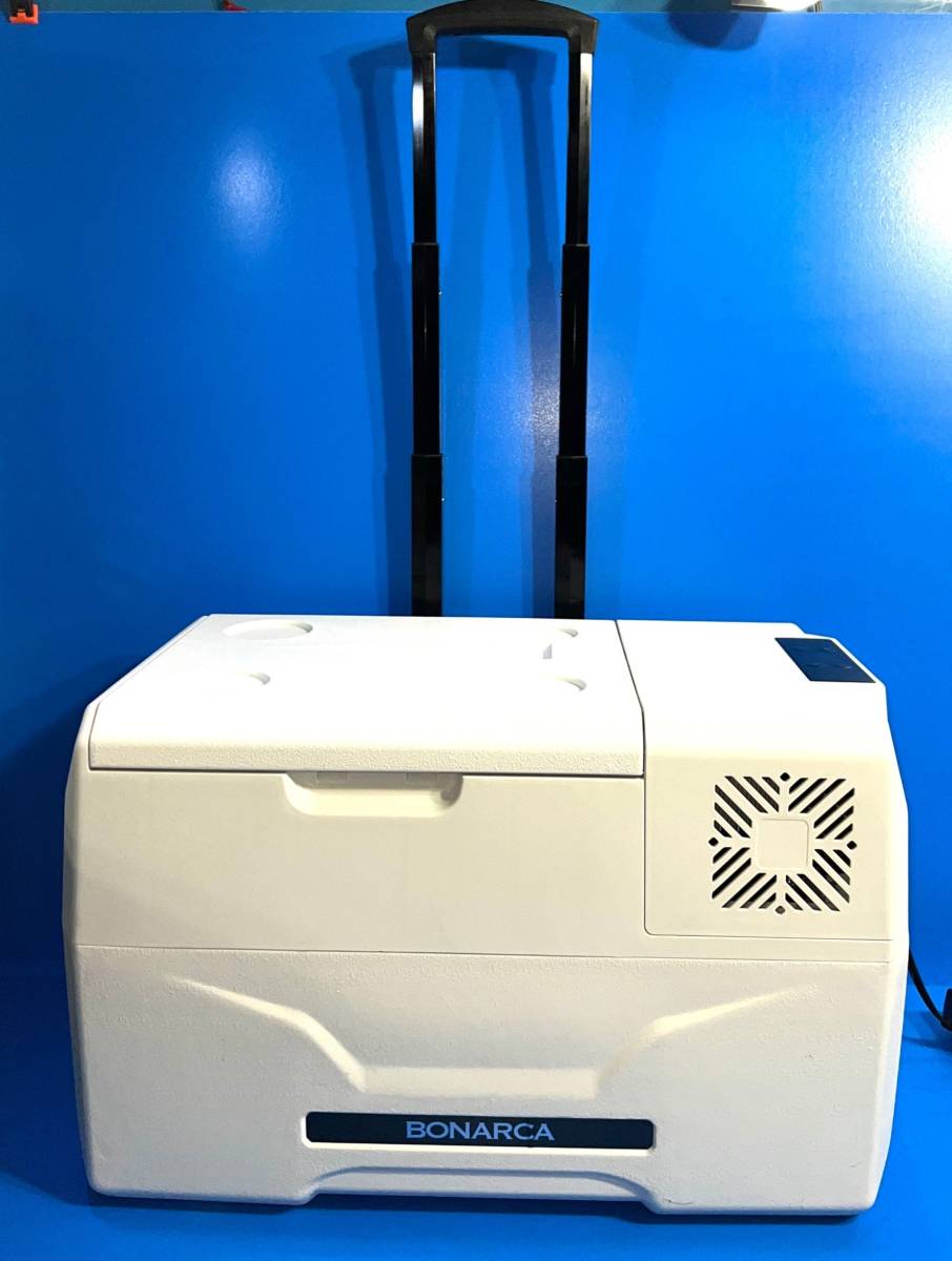 東京都中央区のお客様より Bonarca 　ボナルカ　 車載対応　 冷蔵冷凍庫　 30L 　CRX-300　 DC 　12V 　24V　アウトドア　※使用感ありをお買取させて頂きました！