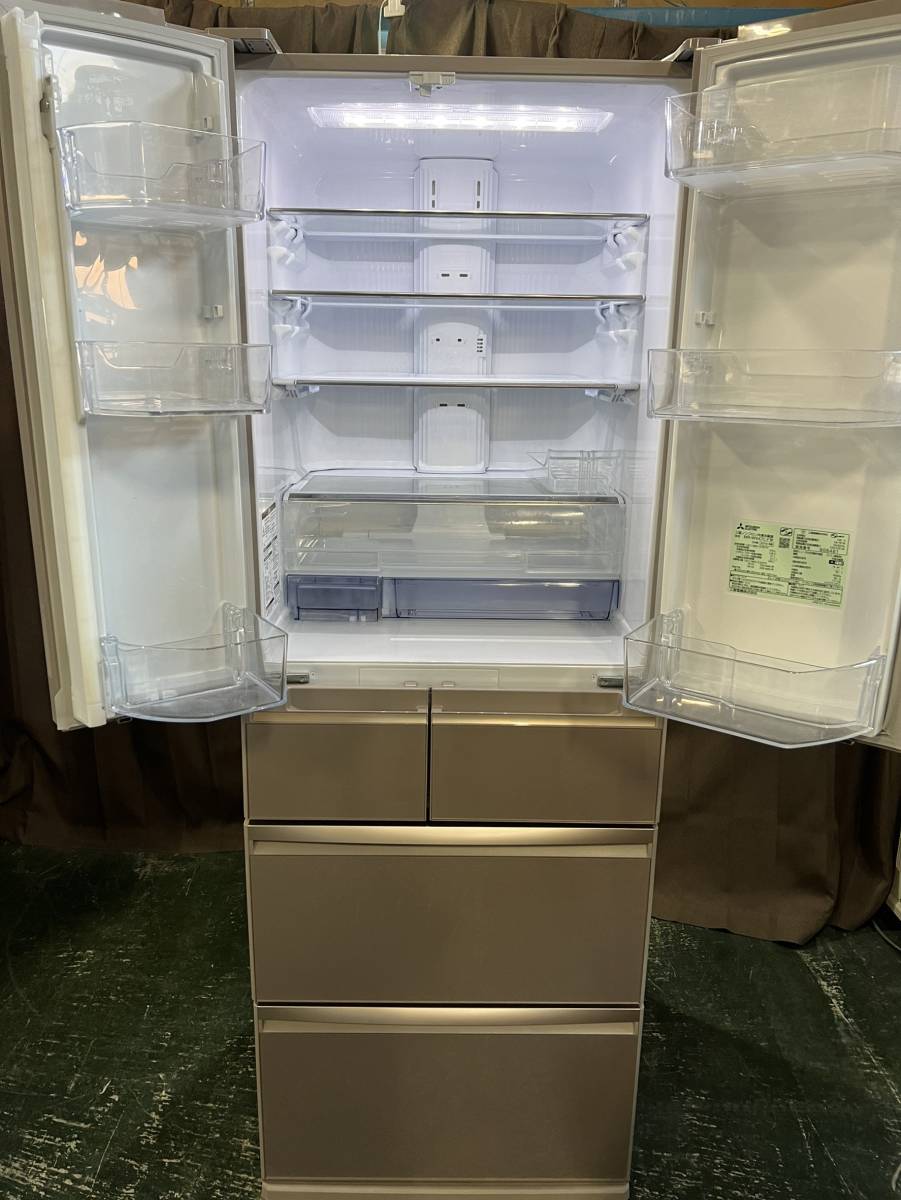 千葉県浦安市のお客様より ノンフロン冷凍冷蔵庫　三菱　MR-WX47C-W　470L　6ドア　観音開き　2018年製　MITSUBISHI　家庭用　※左側に凹みありをお買取させて頂きました！
