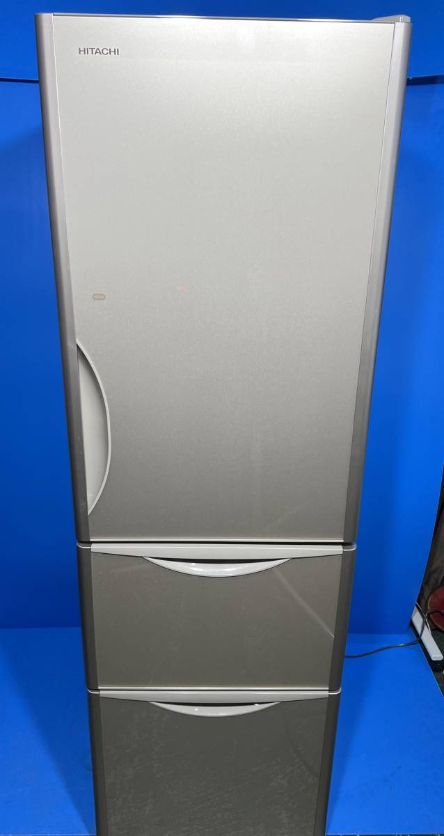 東京都新宿区のお客様より 日立 　HITACHI　冷蔵庫 　真空チルド 　自動製氷 　R-S3200FV 　2015年製　3ドア 　ガラストップ 　315L 　をお買取させて頂きました！