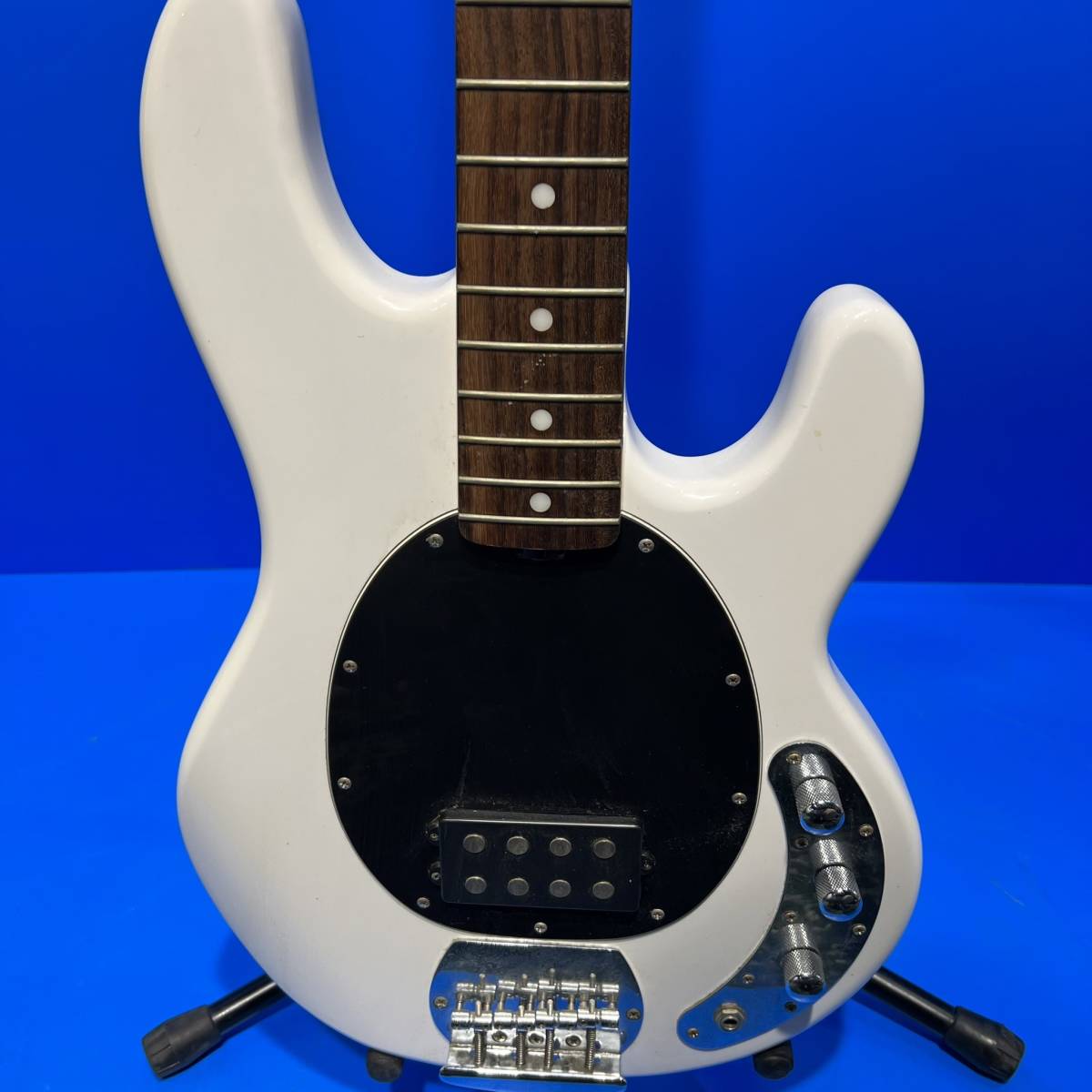 東京都日野市のお客様よりMUSICMAN ミュージックマン Sterling スターリン SUB RAY4  SUB SERIES ベース S.U.B Stingray をお買取させて頂きました！