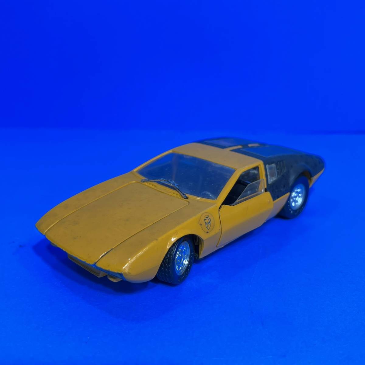 東京都青梅市のお客様より Politoys-M576 　1/25　 デ・トマソ・マングスタ　DeTomaso Mangusta 　イエロー　※表面に汚れありをお買取させて頂きました！