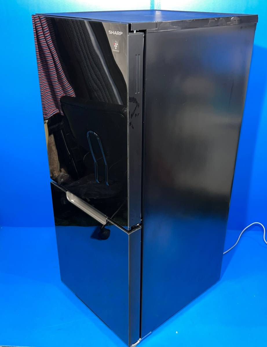 東京都清瀬市のお客様より SHARP　シャープ　ノンフロン冷凍冷蔵庫　SJ-GD15G　ブラック　2021年製　高年式　152L　※外観キズあり　をお買取させて頂きました！