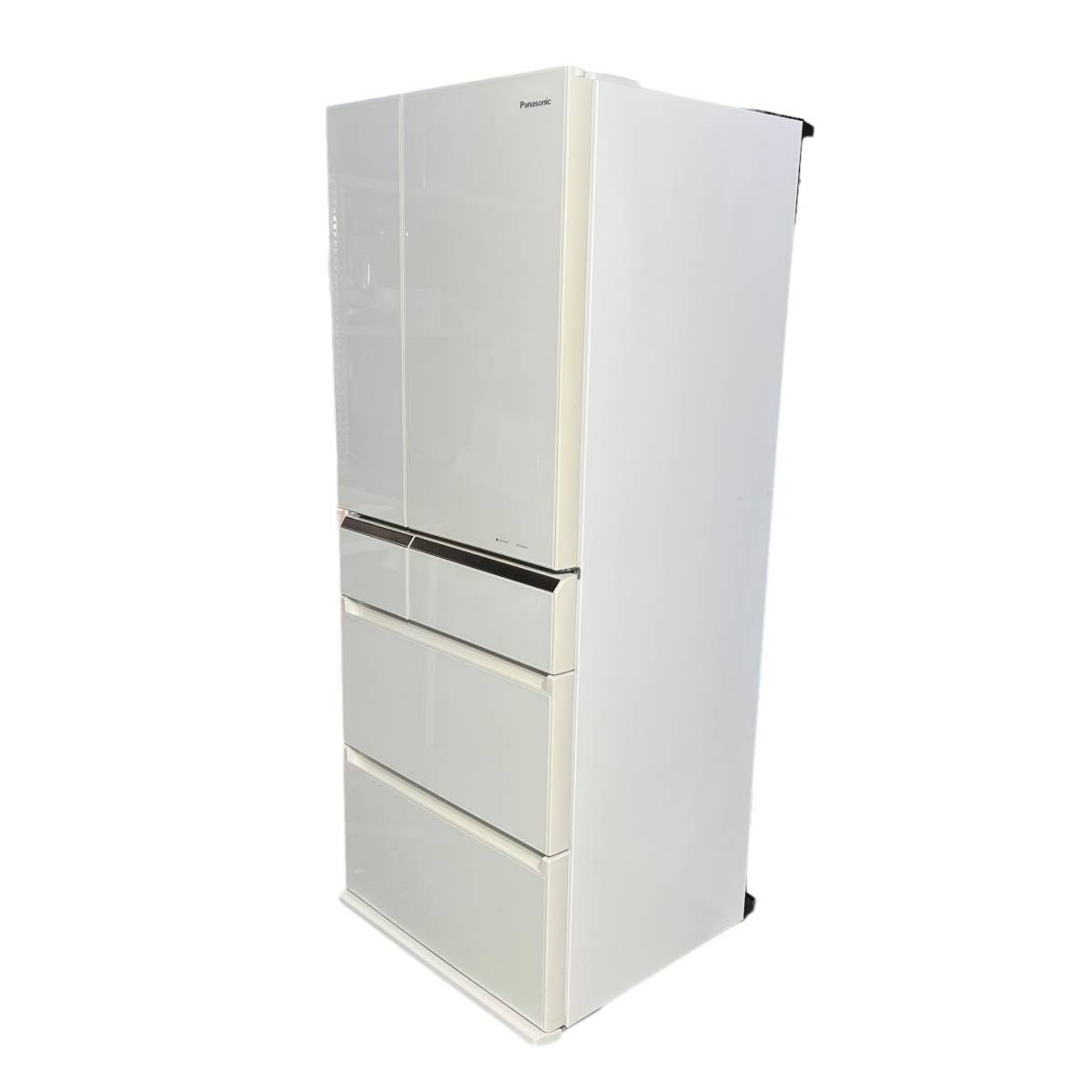 埼玉県越谷市のお客様よりPanasonic ナノイー搭載 470L 6ドア冷蔵庫 NR-F475XPV-W 2019年製をお買取させて頂きました！