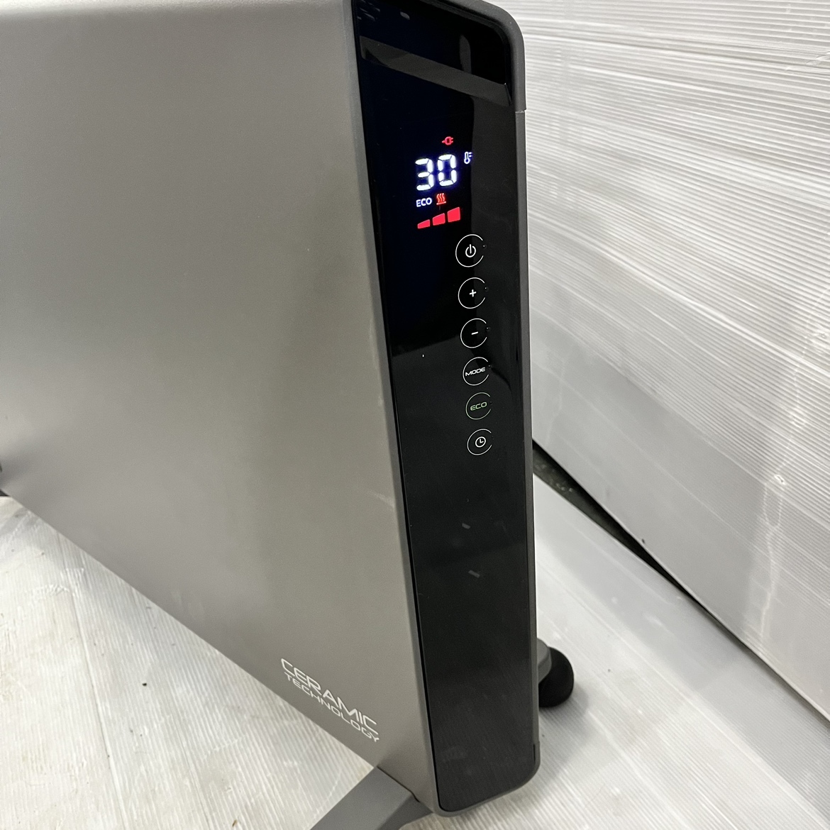 千葉県流山市のお客様よりDeLonghi　デロンギ　コンベクターヒーター　HXJ60L12　8～10畳　暖房器具をお買取させて頂きました！