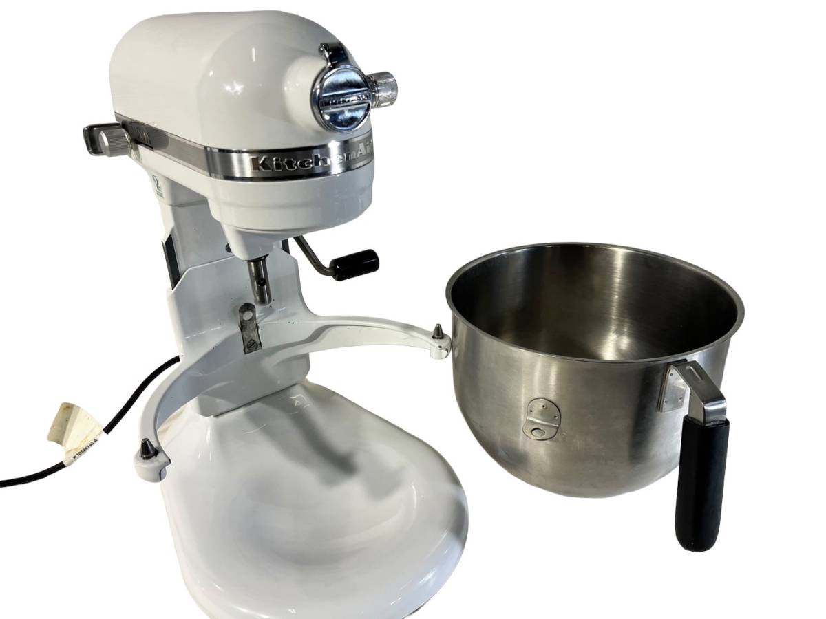 埼玉県さいたま市岩槻区のお客様よりKitchenAid キッチンエイド KSM7WH 卓上スタンドミキサー　ホイッパー ビーター フック ボウル　2015年製をお買取させて頂きました！