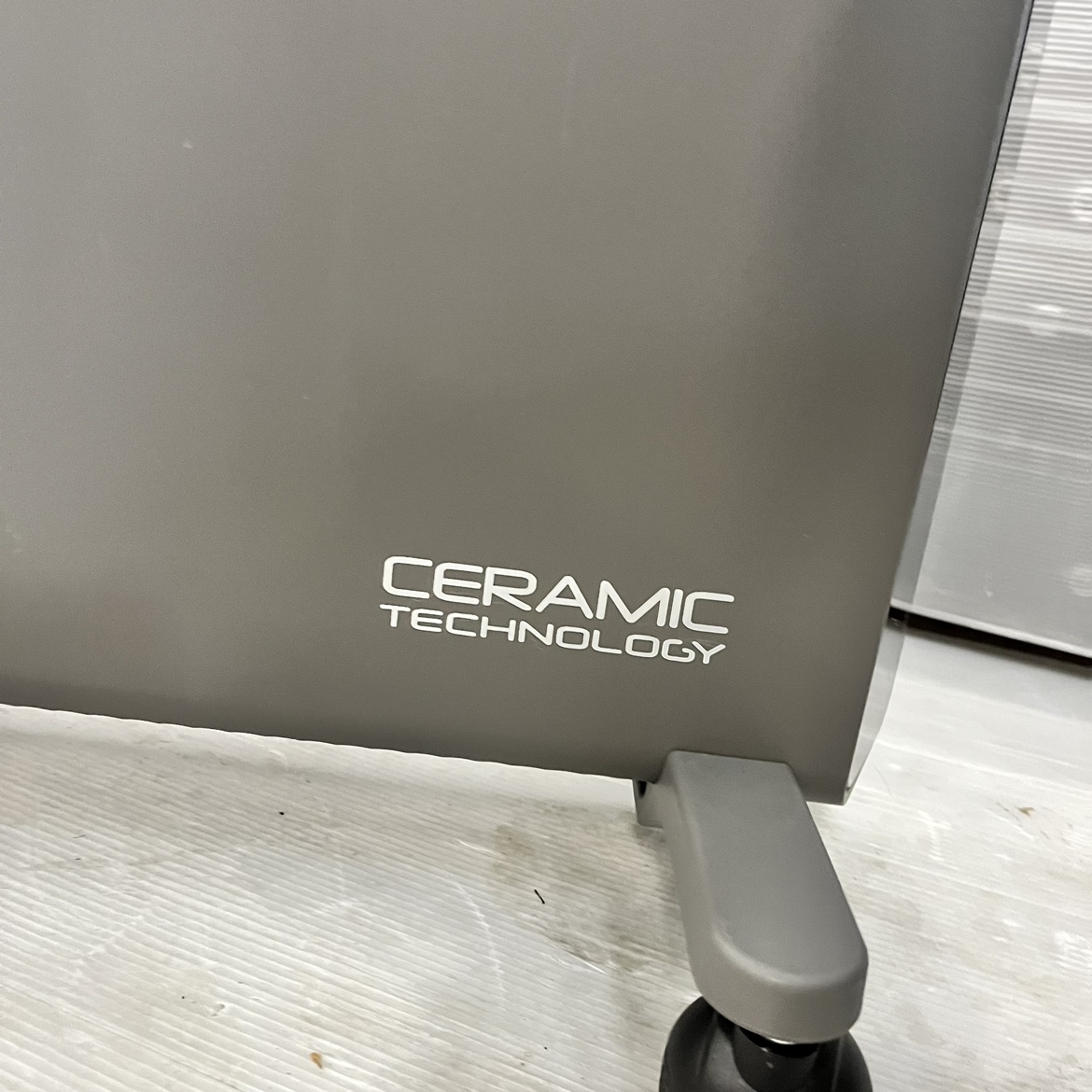東京都北区のお客様よりDeLonghi　デロンギ　コンベクターヒーター　HXJ60L12　8～10畳　暖房器具をお買取させて頂きました！