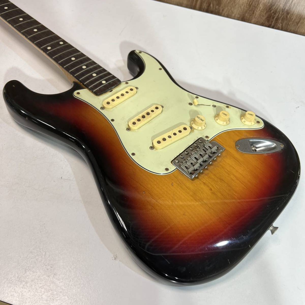 東京都目黒区のお客様より【現状品】Fender STRATOCASTER 1994をお買取させて頂きました！