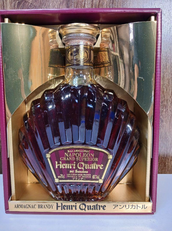 東京都足立区のお客様よりHenri Quatre GRAND SUPERIOR ナポレオン　ブランデーをお買取させて頂きました！