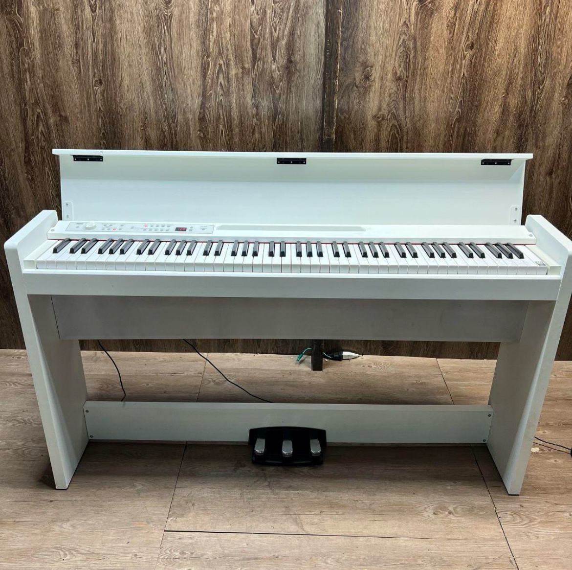 神奈川県横浜市泉区のお客様よりKORG LP-380 WH 88鍵 電子ピアノ ホワイトをお買取させて頂きました！