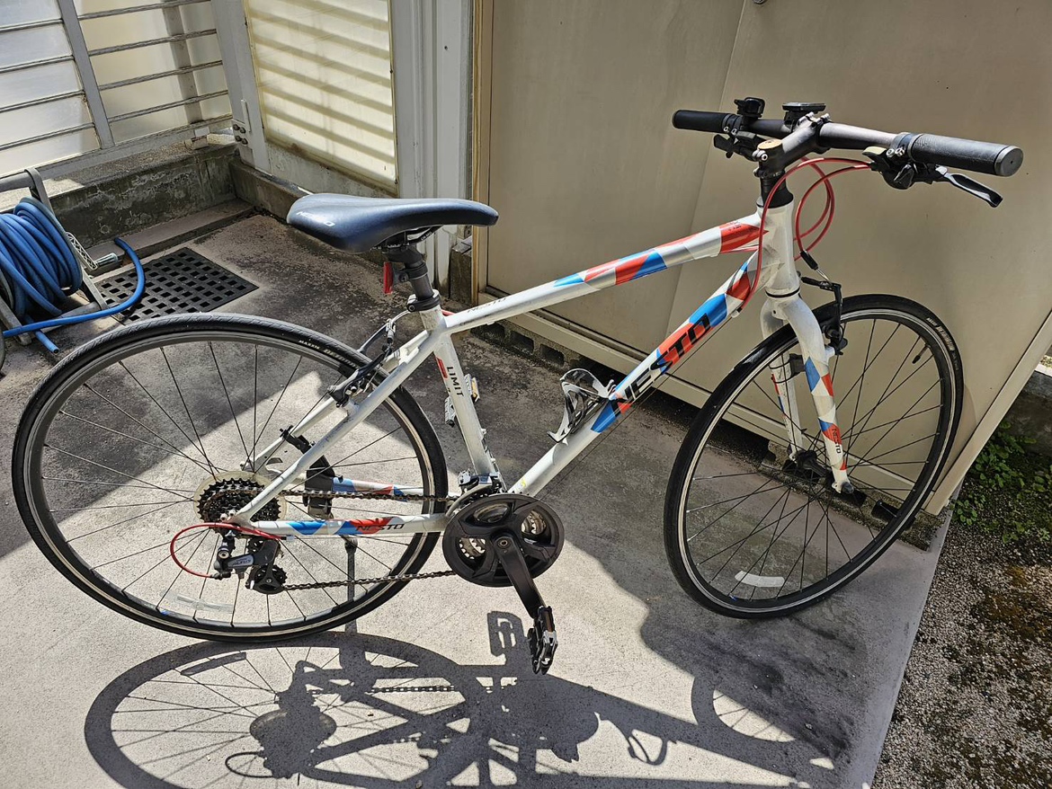 岡山県倉敷市のお客様よりNESTO クロスバイクLIMIT2 2020年をお買取させて頂きました！