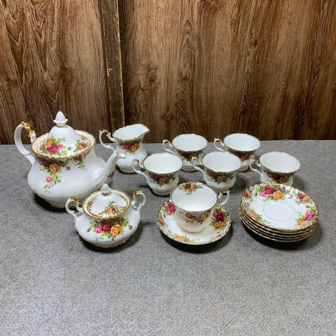 東京都八王子市のお客様よりロイヤルアルバート オールドカントリーローズ ティーカップ＆ソーサーをお買取させて頂きました！