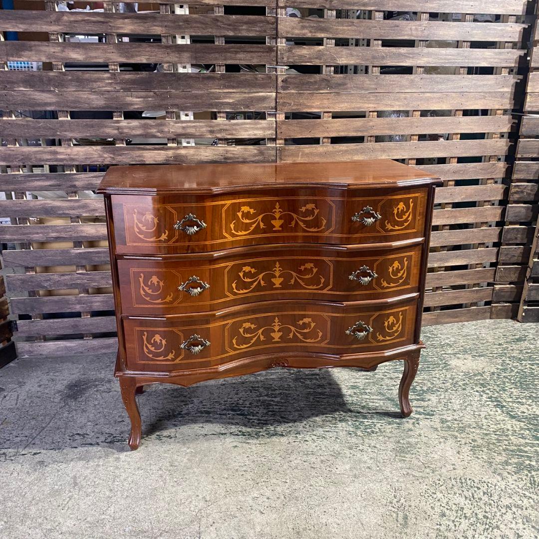 東京都世田谷区のお客様よりTAROCCO VACCARI イタリア製 3段チェスト 象嵌 猫脚をお買取させて頂きました！