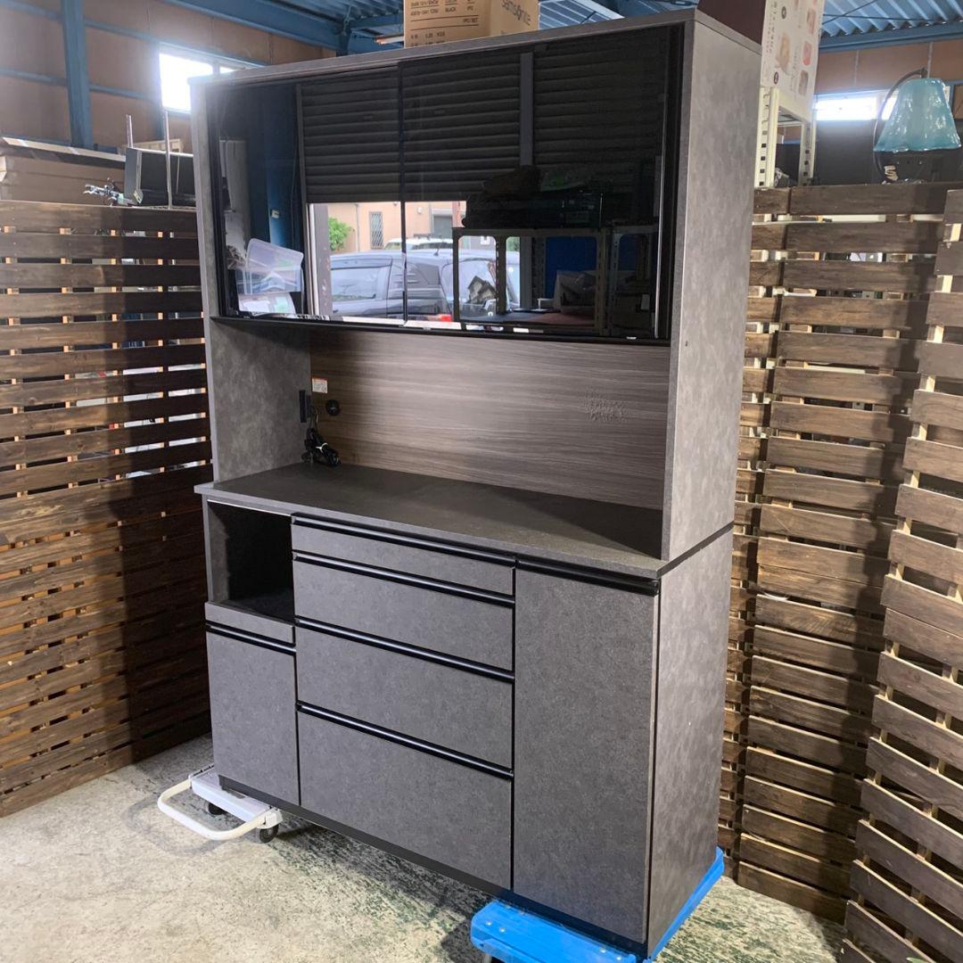 東京都町田市のお客様より松田家具 食器棚 ガバーナレンジ クローチェ レンジボード をお買取させて頂きました！