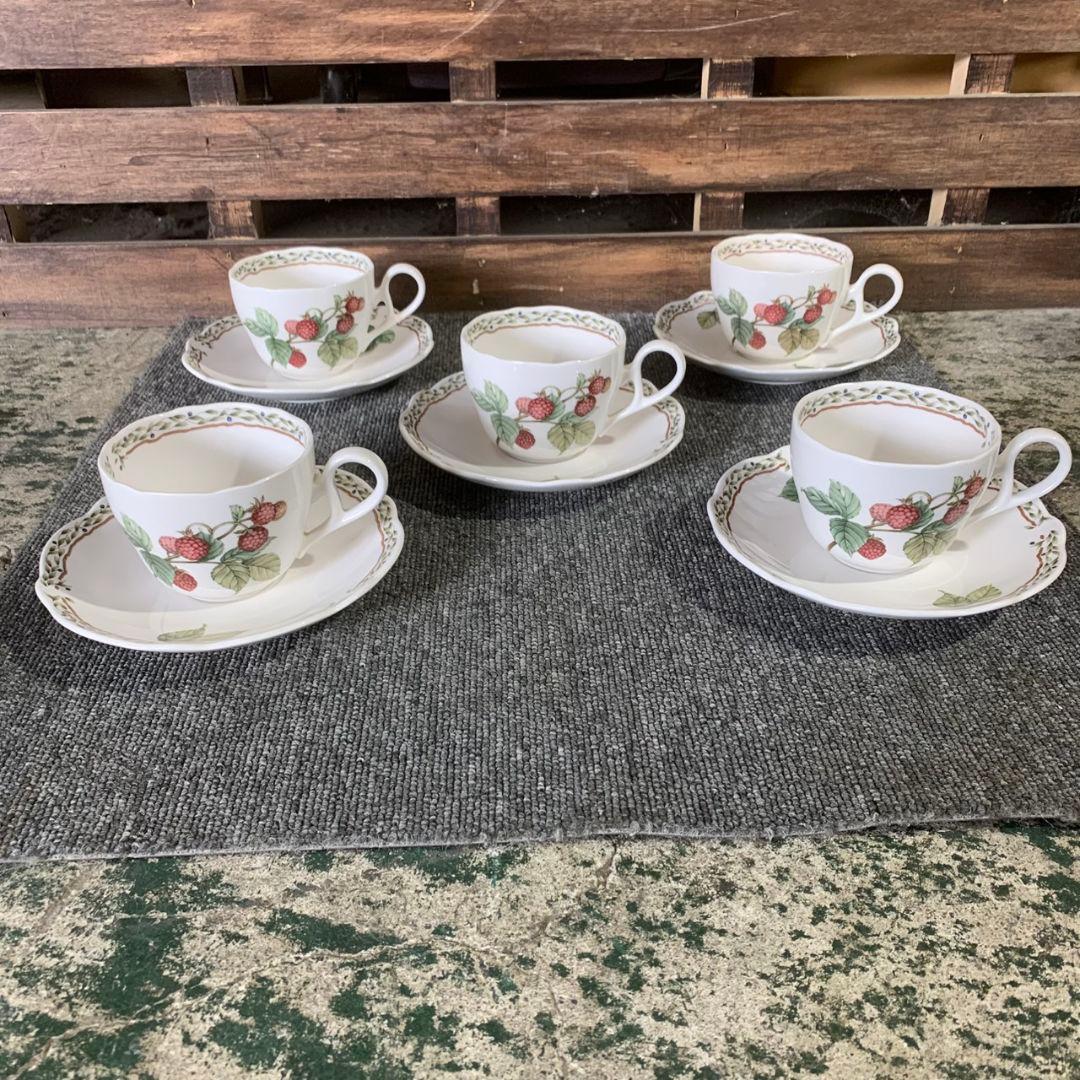 東京都八王子市のお客様よりノリタケ ロイヤルオーチャード カップ＆ソーサー 5客セットをお買取させて頂きました！