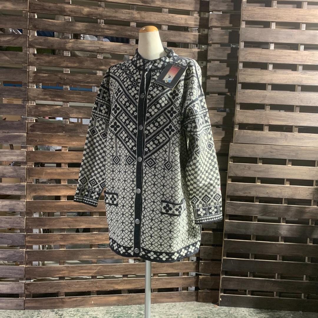 神奈川県海老名市のお客様よりDALE OF NORWAY チロリアンカーディガンをお買取させて頂きました！
