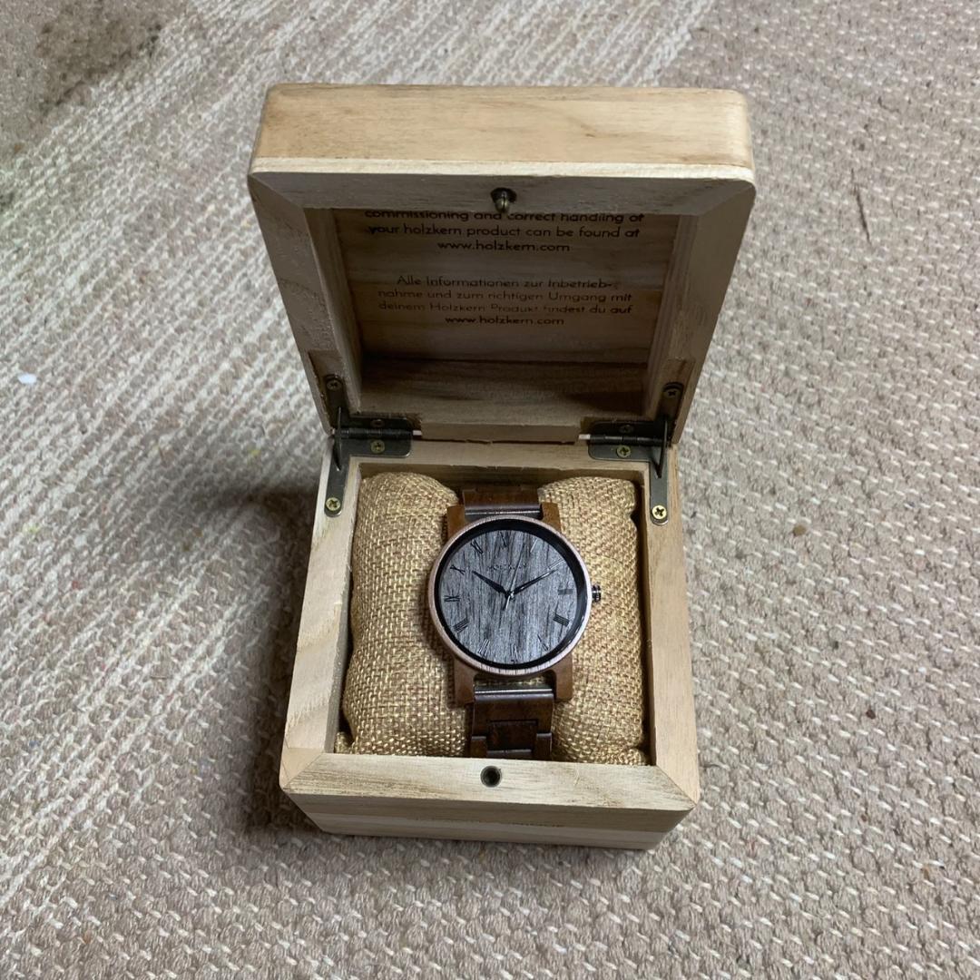 静岡市清水区のお客様より Holzkern Dusk 木製腕時計 イタリアンウォルナットをお買取させて頂きました！